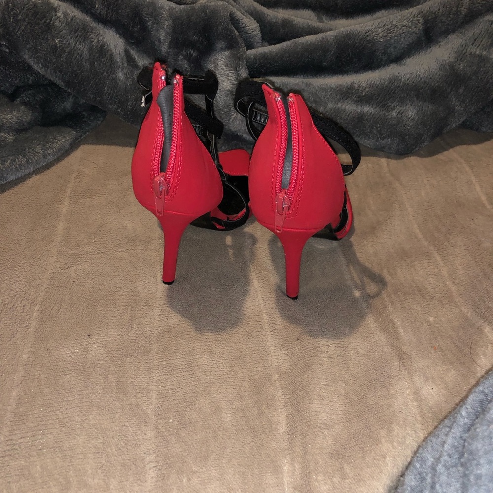 Red heels - Picture 4 of 4